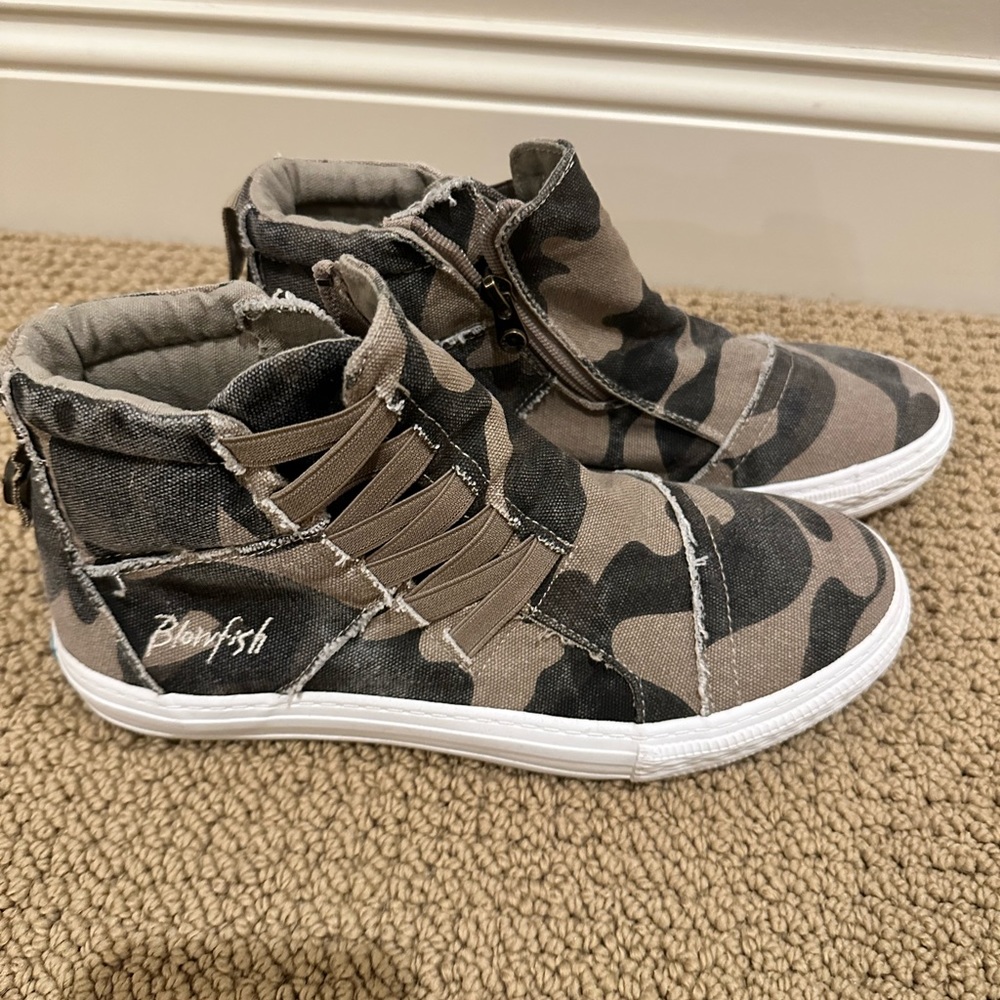 Worn once! Camo high top sneakers. Blowfish brand. Size 9.